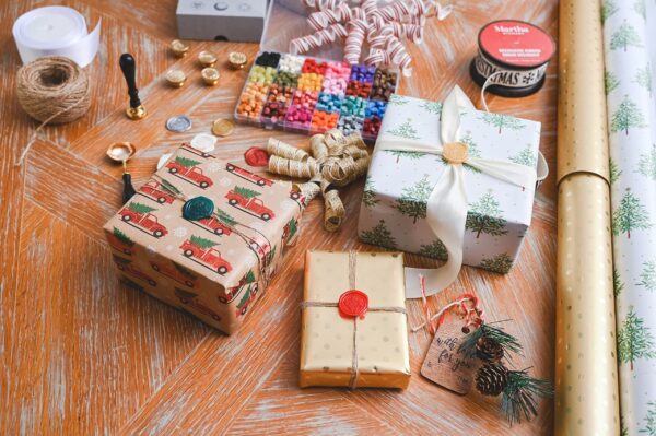 Hoppler Wax Seal Kit Having 6 PCS Wax Seal Stamp Heads, 1 PC Wood Handle Perfect Wax Stamp Seal Kit for Letter Sealing with Different Patterns for Gift Box Sealing - Image 5